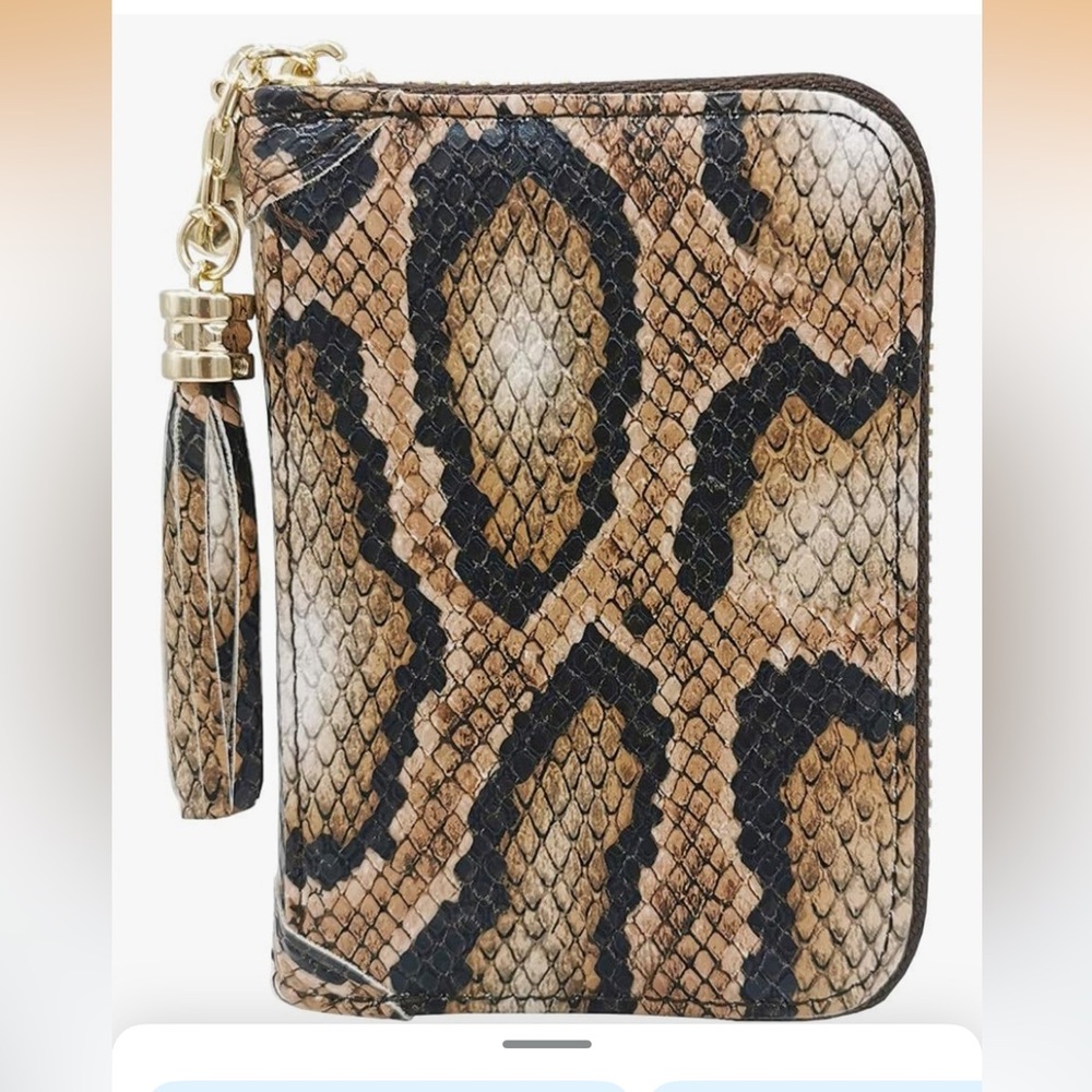 🆕Snake Embossed Zip Wristlet - Brown Black